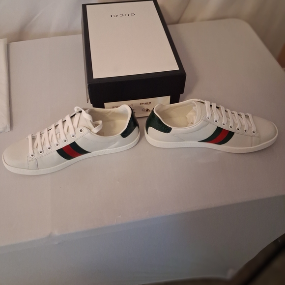 Authentic Gucci Ace Web Stripe Leather Sneakers White/Green/Red – Women’s